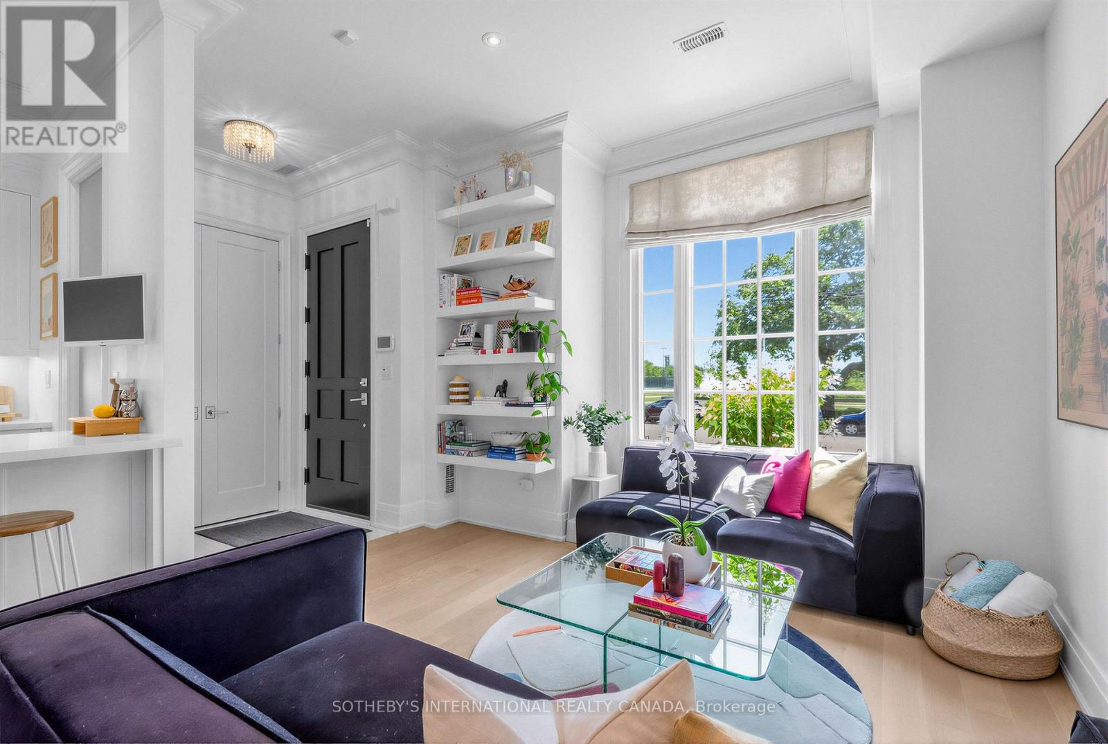 Th1 - 288 St Clair Avenue W, Toronto, Ontario  M4V 1S3 - Photo 4 - C13593406
