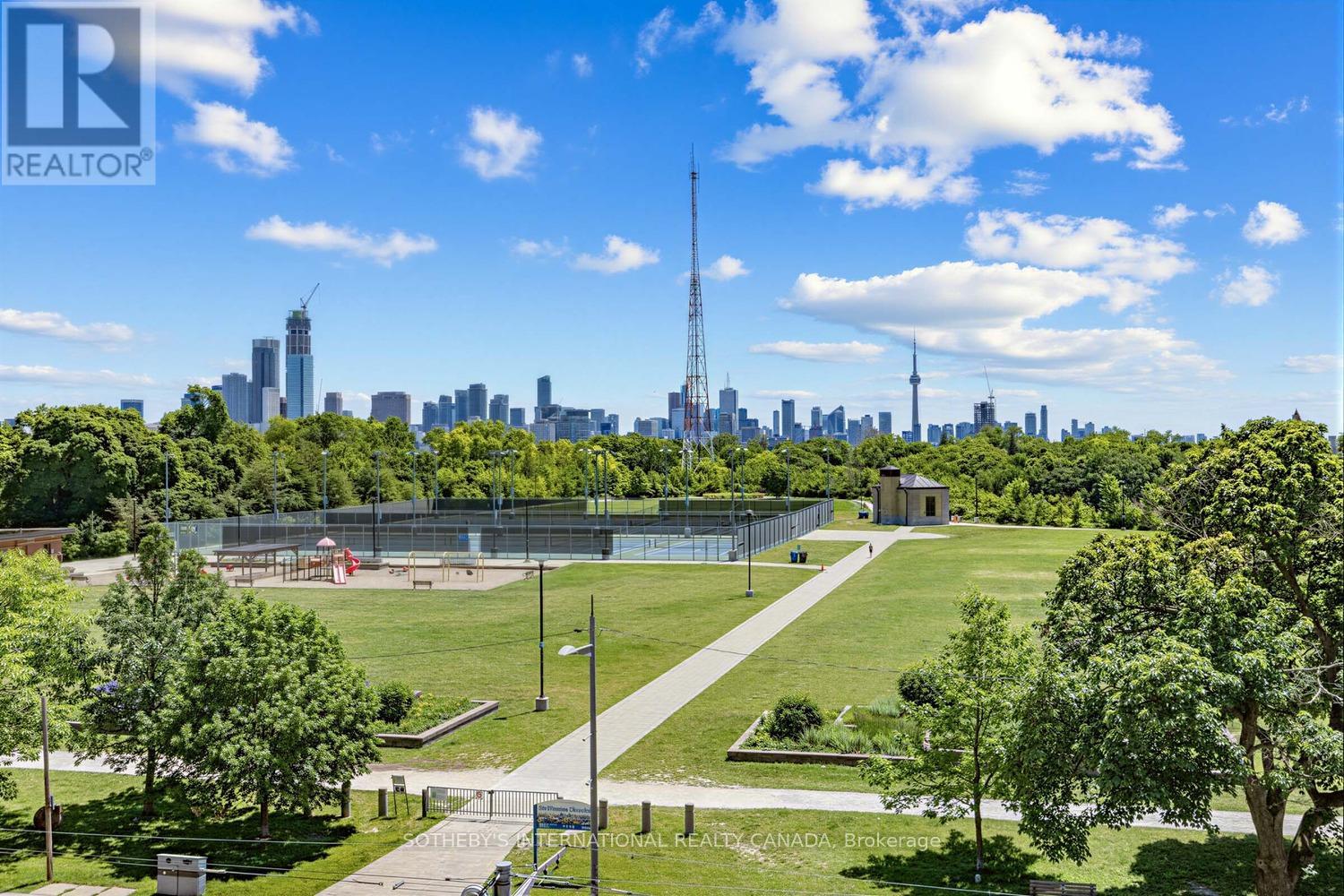 Th1 - 288 St Clair Avenue W, Toronto, Ontario  M4V 1S3 - Photo 1 - C13593406