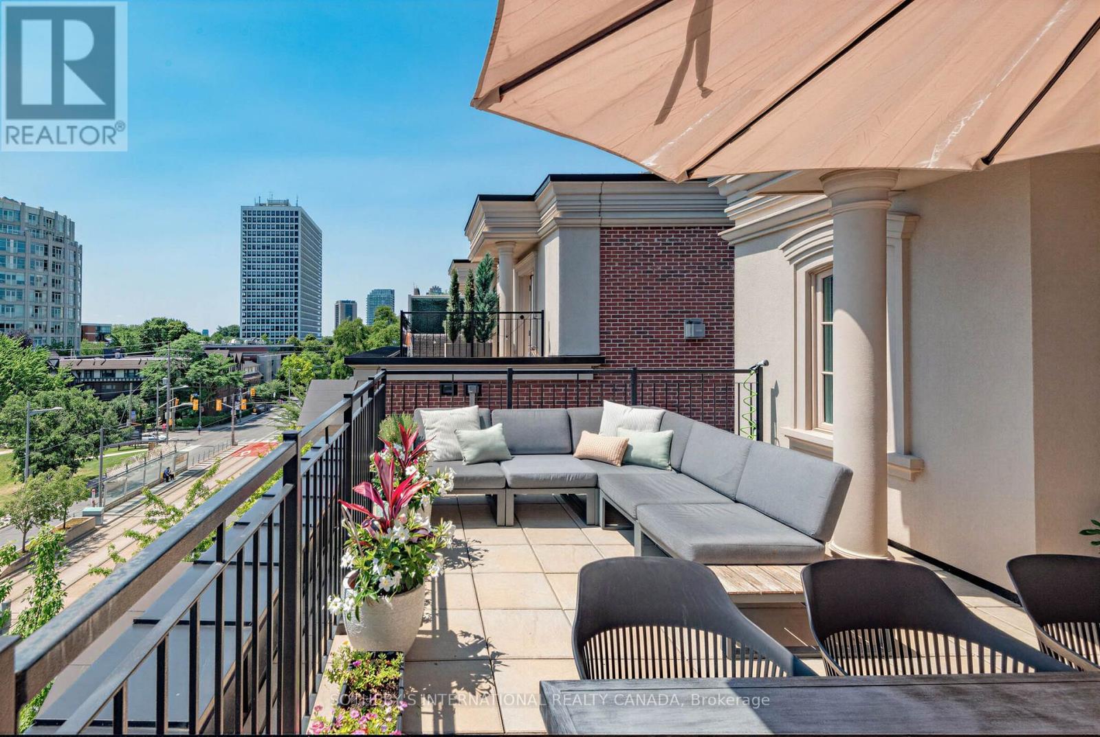 Th1 - 288 St Clair Avenue W, Toronto, Ontario  M4V 1S3 - Photo 24 - C13593406