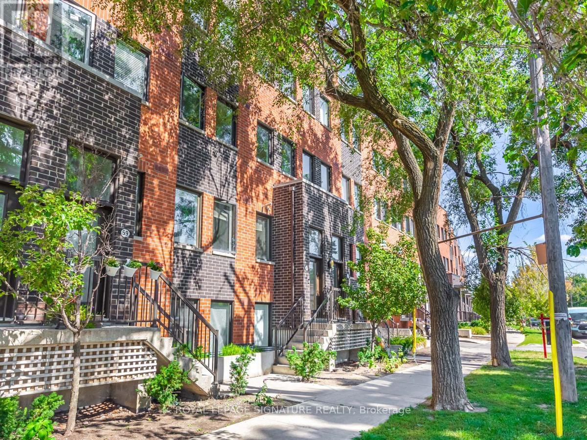 60 - 68 Winston Park Boulevard, Toronto, Ontario  M3K 1C3 - Photo 2 - W13644854