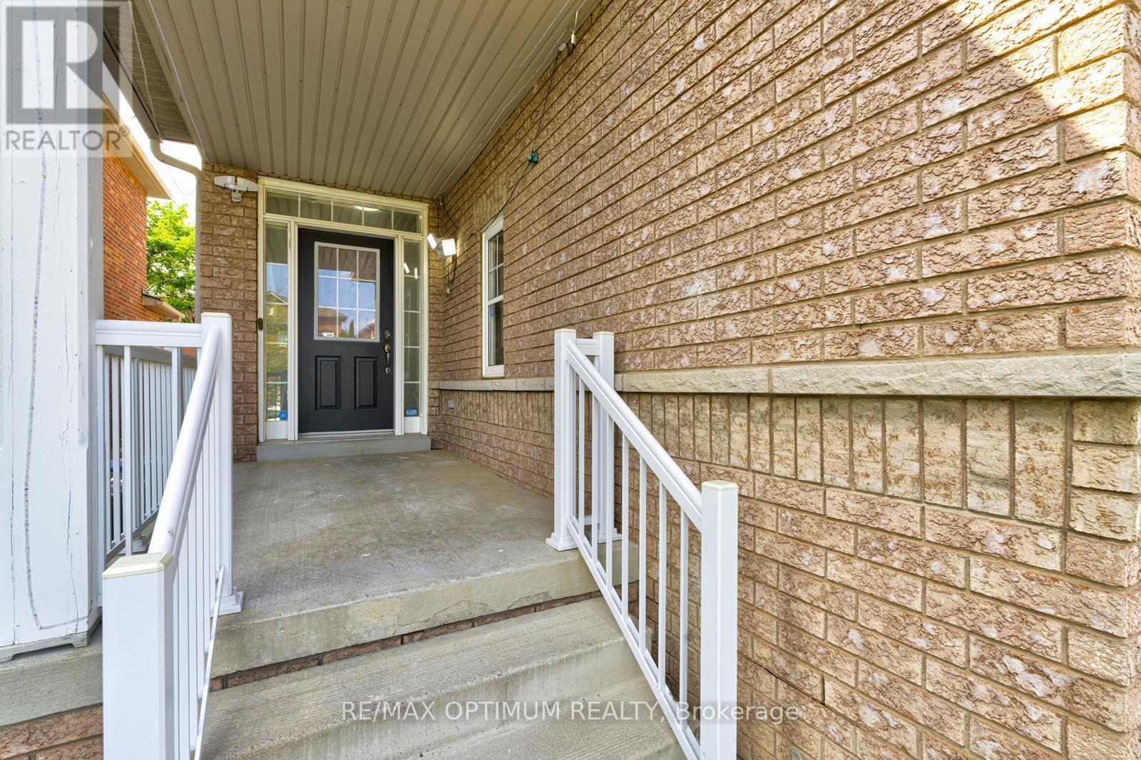 118 Nathaniel Crescent, Brampton, Ontario  L6Y 5M3 - Photo 5 - W13644886