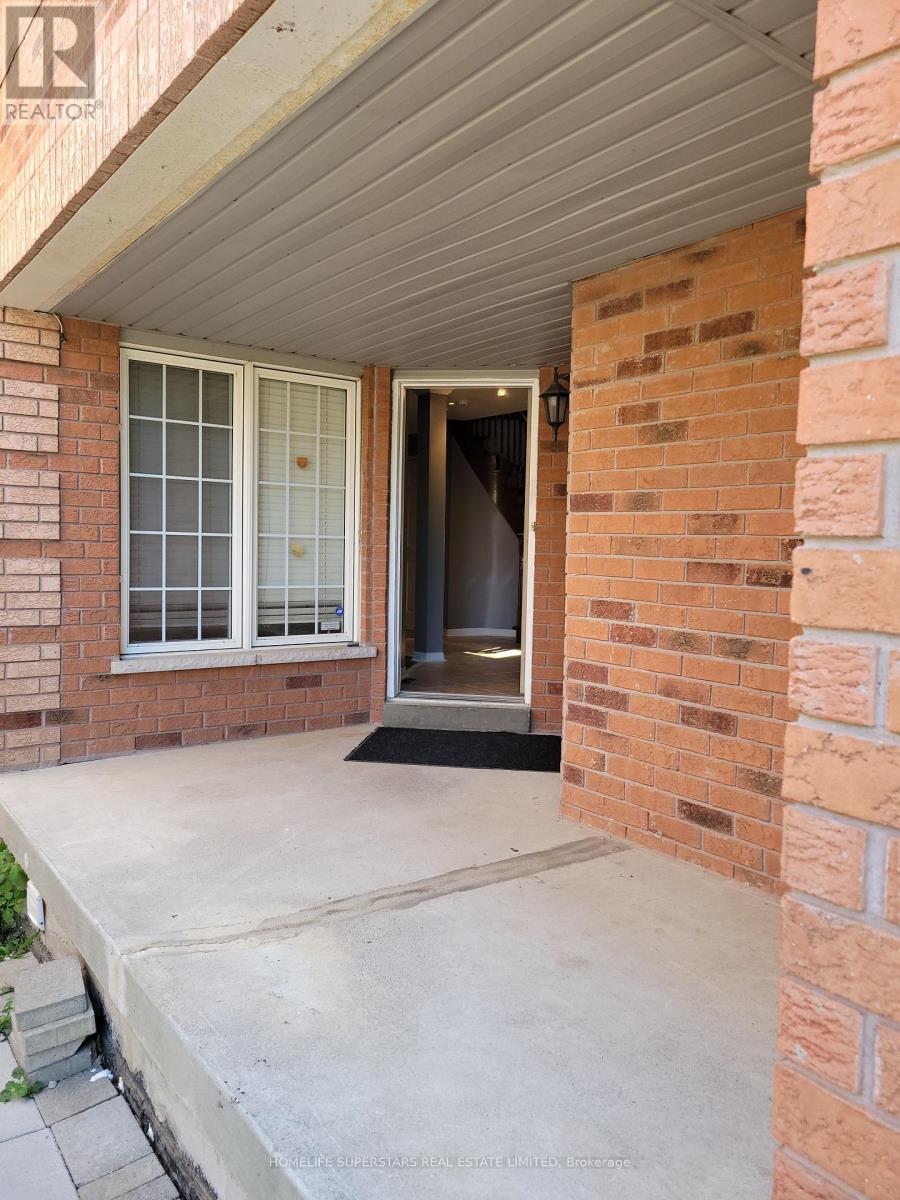 3784 Forest Bluff Crescent, Mississauga, Ontario  L5N 7T8 - Photo 2 - W13644944