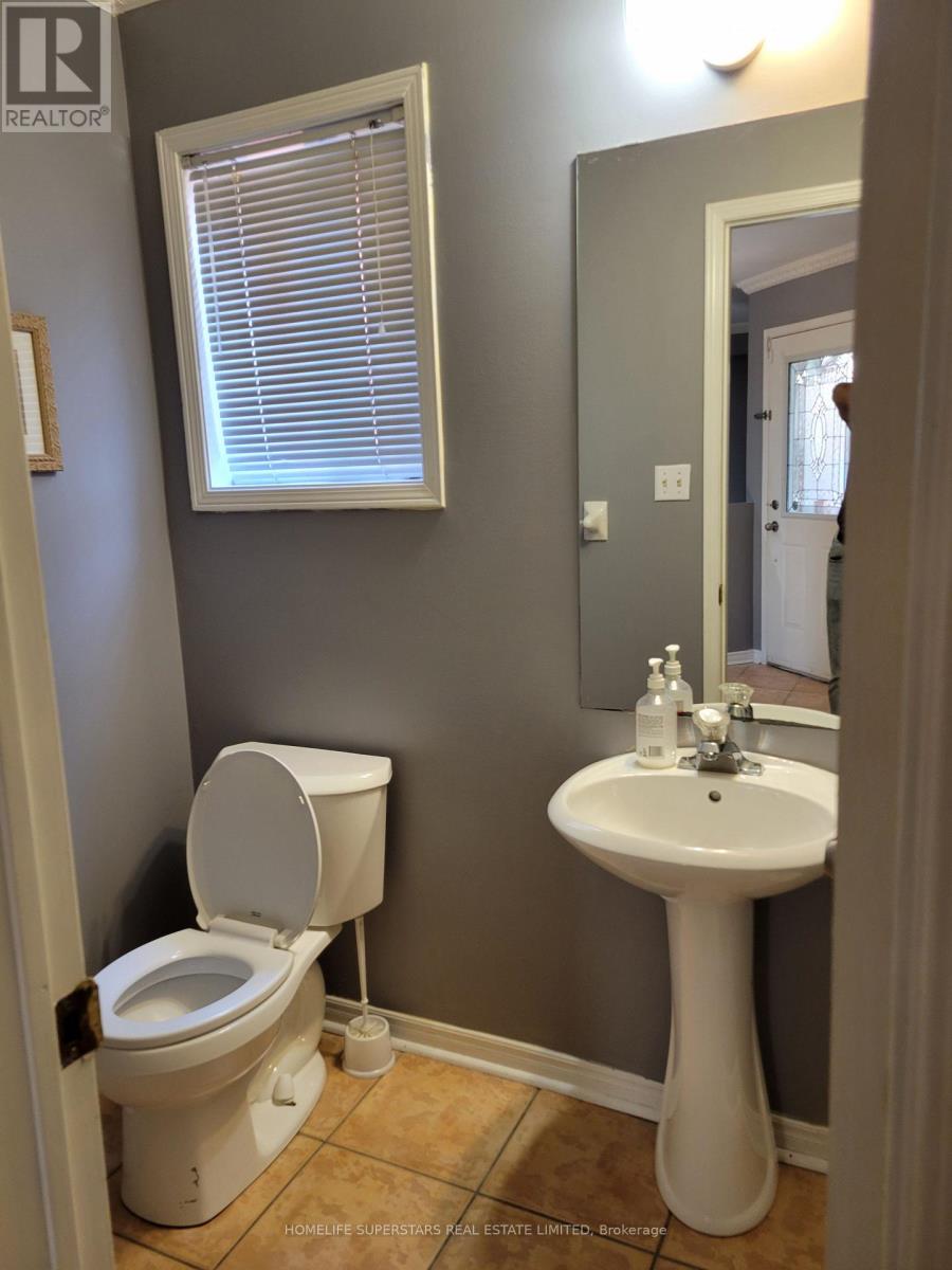 3784 Forest Bluff Crescent, Mississauga, Ontario  L5N 7T8 - Photo 5 - W13644944