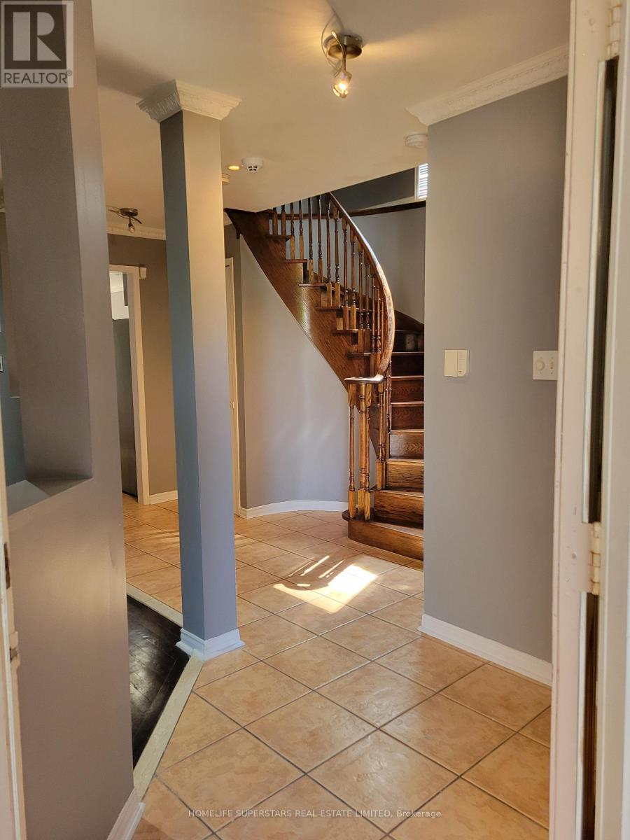 3784 Forest Bluff Crescent, Mississauga, Ontario  L5N 7T8 - Photo 7 - W13644944