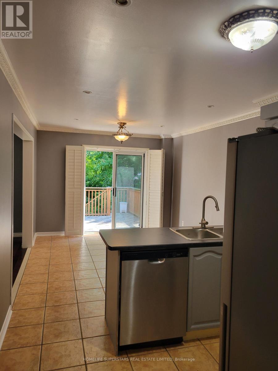 3784 Forest Bluff Crescent, Mississauga, Ontario  L5N 7T8 - Photo 8 - W13644944