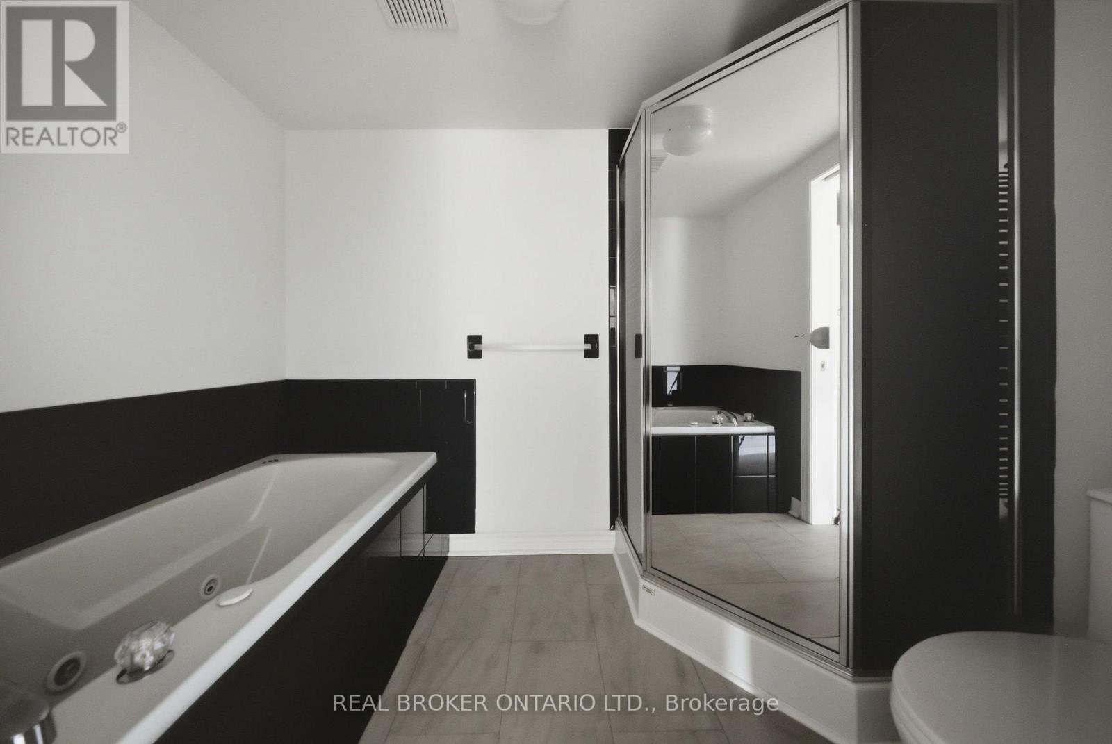 202 - 2040 Cleaver Avenue, Burlington, Ontario  L7M 4C4 - Photo 14 - W13645102