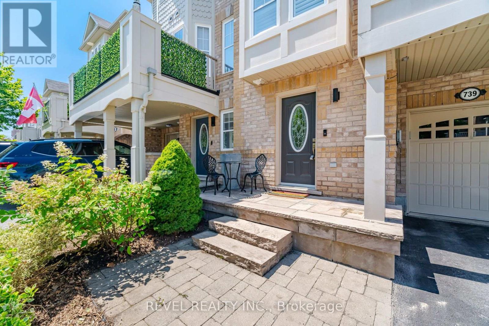 739 Challinor Terrace, Milton, Ontario  L9T 7V5 - Photo 2 - W13645114
