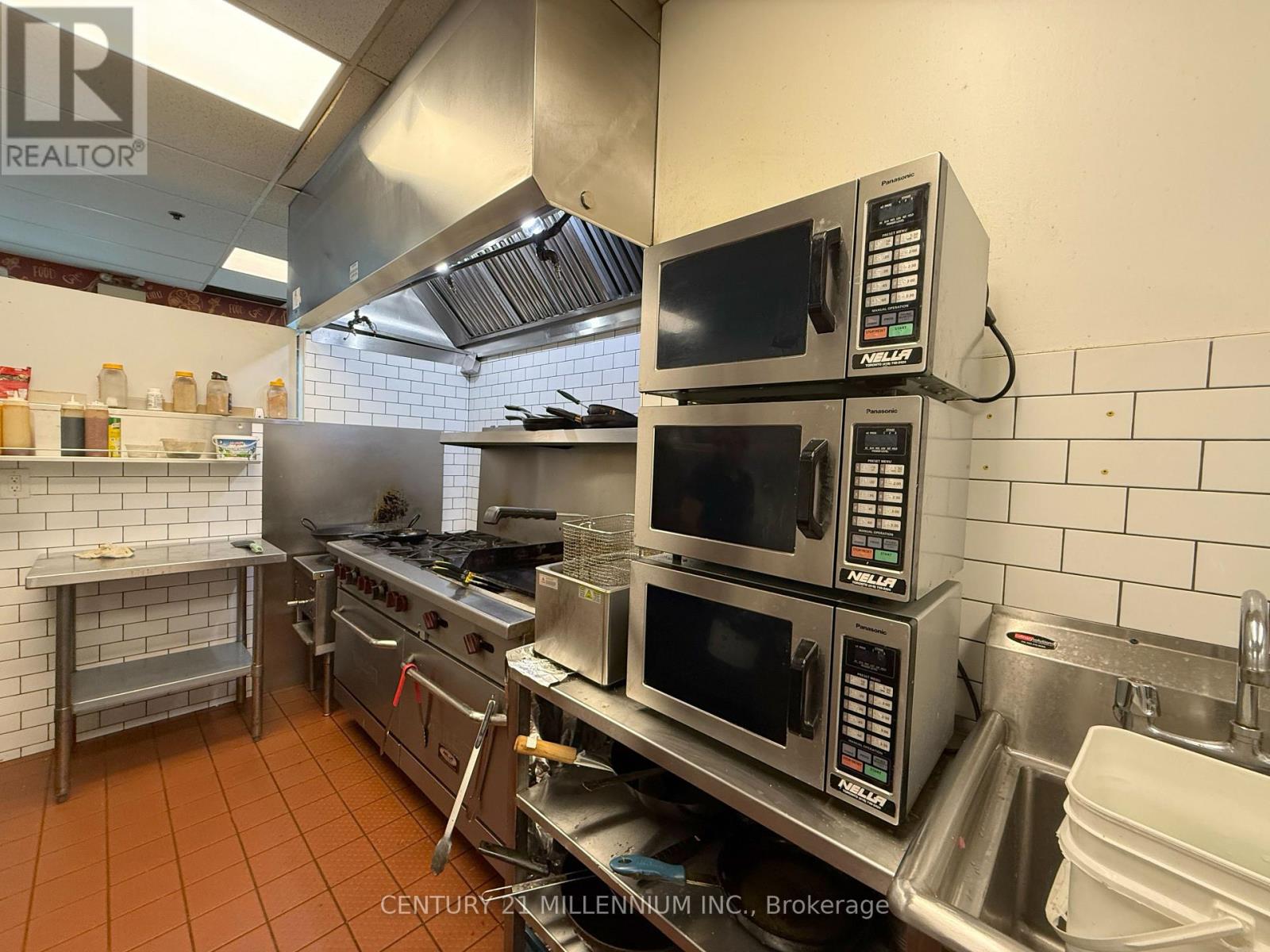 8 - 6740 Davand Drive, Mississauga, Ontario  L5T 2K9 - Photo 9 - W13645134