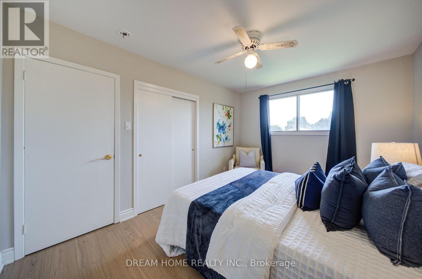 1323 Shamir Crescent, Mississauga, Ontario  L5C 1L2 - Photo 21 - W13645144