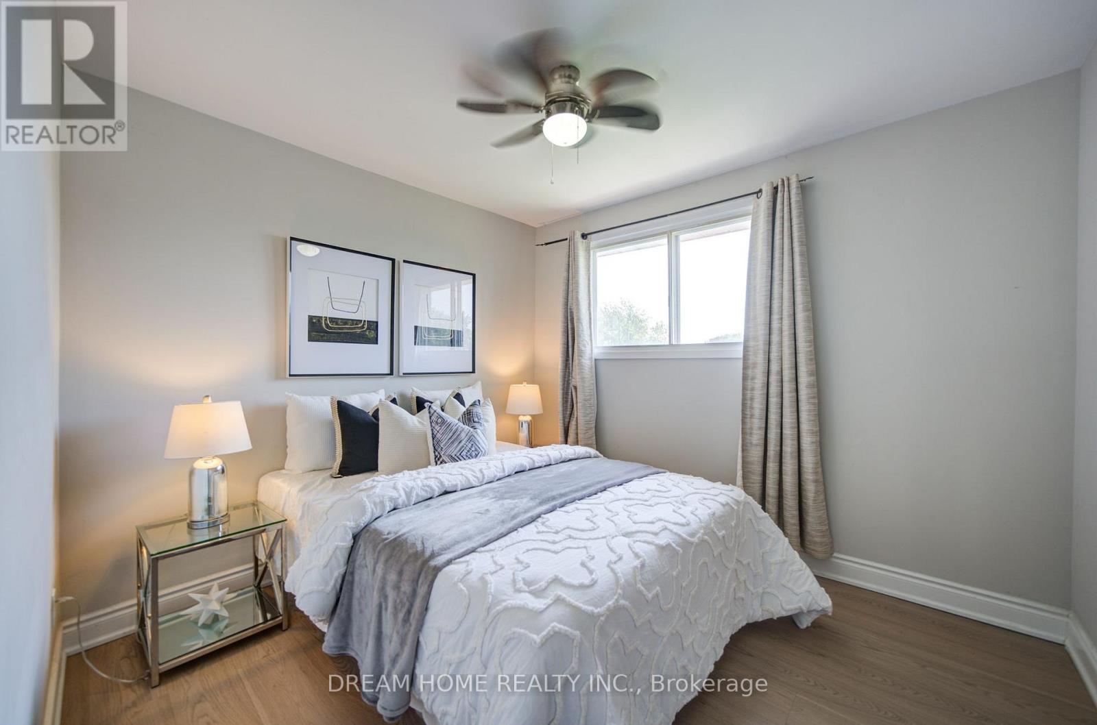 1323 Shamir Crescent, Mississauga, Ontario  L5C 1L2 - Photo 23 - W13645144