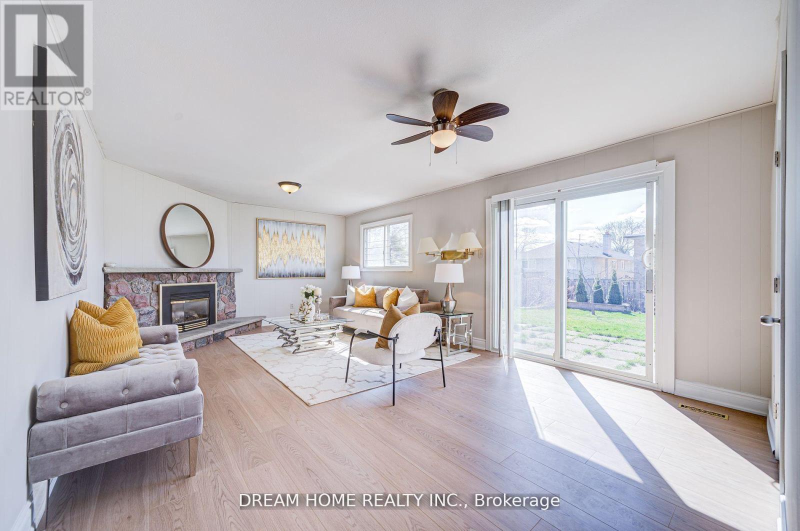 1323 Shamir Crescent, Mississauga, Ontario  L5C 1L2 - Photo 28 - W13645144