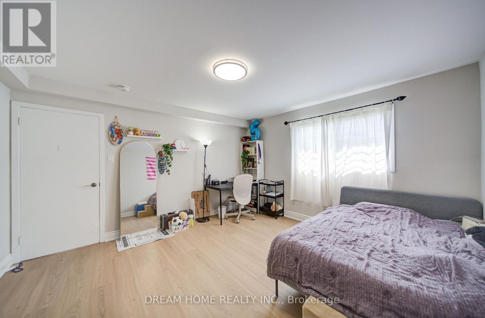 1323 Shamir Crescent, Mississauga, Ontario  L5C 1L2 - Photo 36 - W13645144
