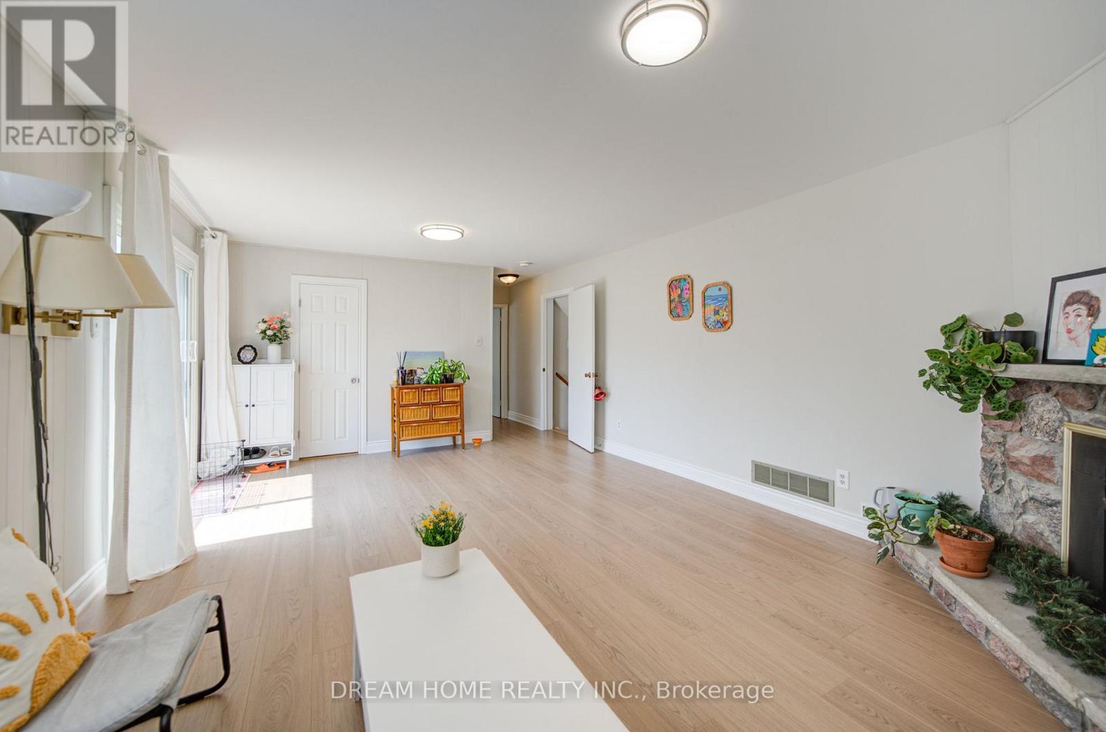 1323 Shamir Crescent, Mississauga, Ontario  L5C 1L2 - Photo 37 - W13645144