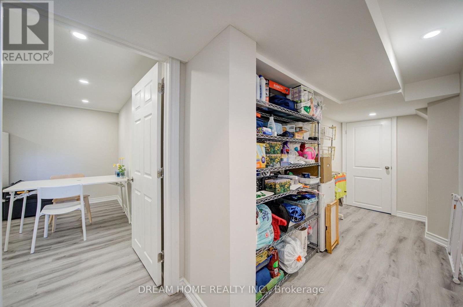 1323 Shamir Crescent, Mississauga, Ontario  L5C 1L2 - Photo 40 - W13645144