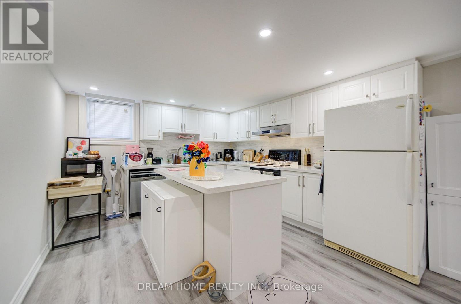 1323 Shamir Crescent, Mississauga, Ontario  L5C 1L2 - Photo 44 - W13645144