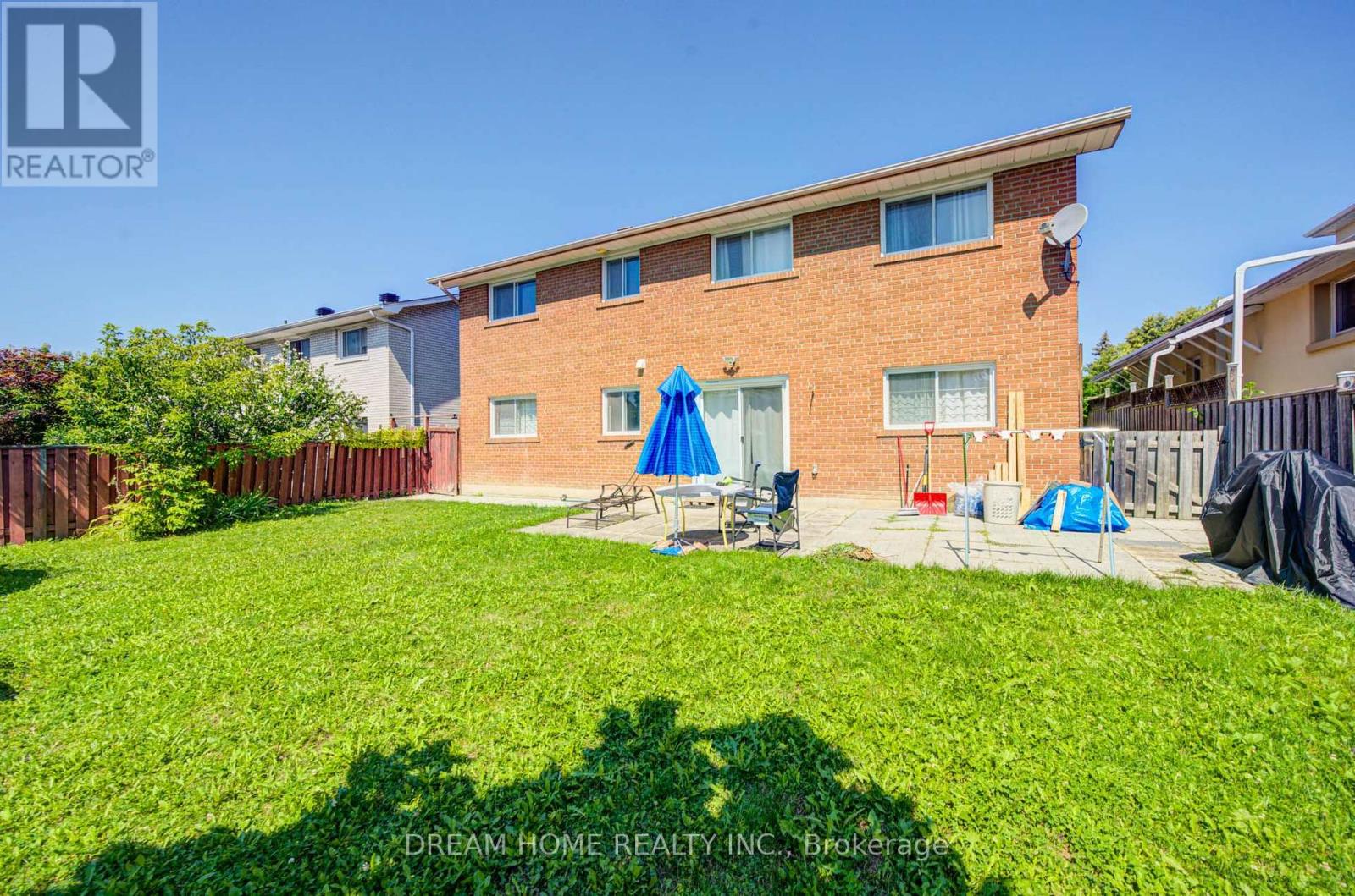 1323 Shamir Crescent, Mississauga, Ontario  L5C 1L2 - Photo 49 - W13645144