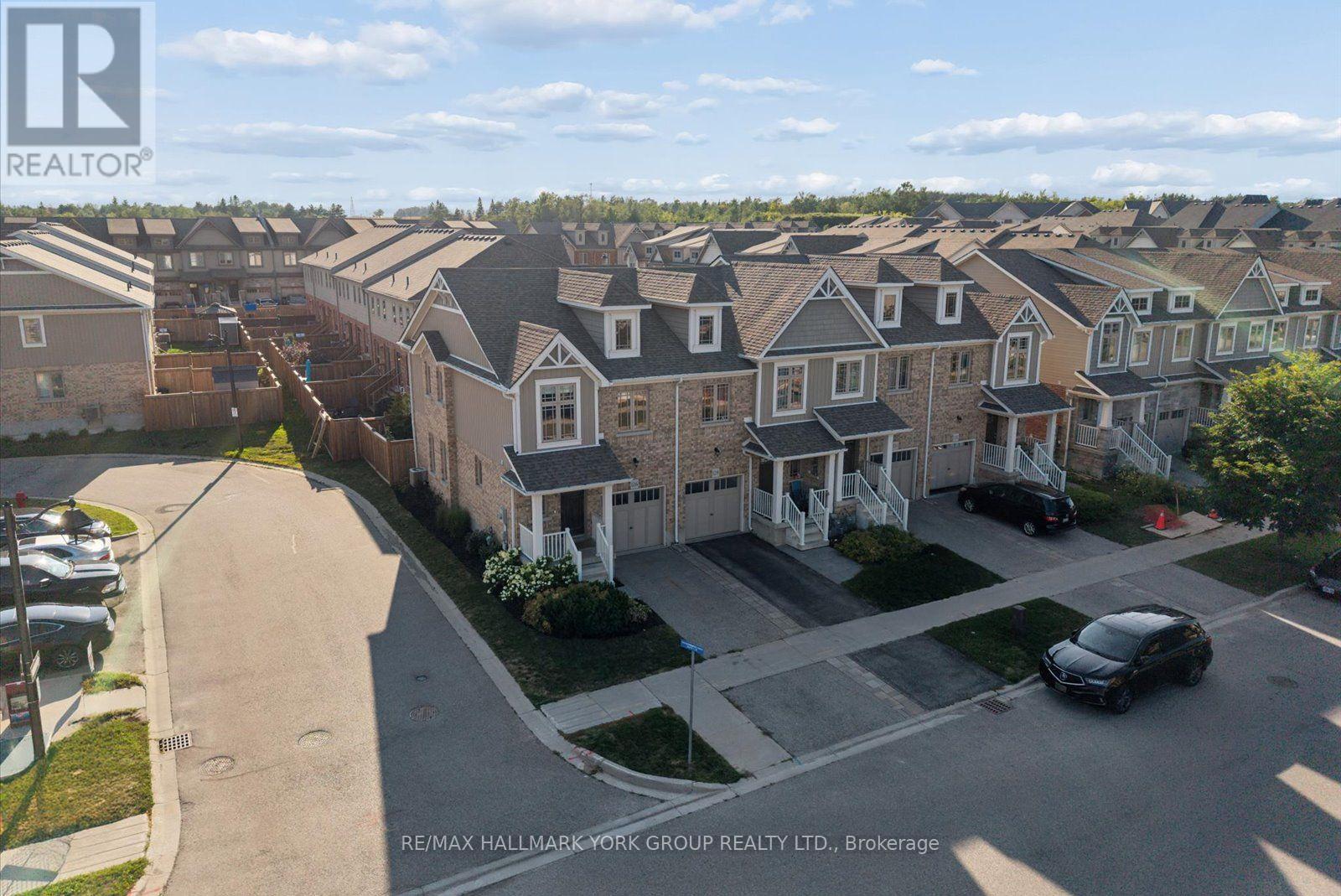 126 Parkinson Crescent, Orangeville, Ontario  L9W 6X3 - Photo 4 - W13645176
