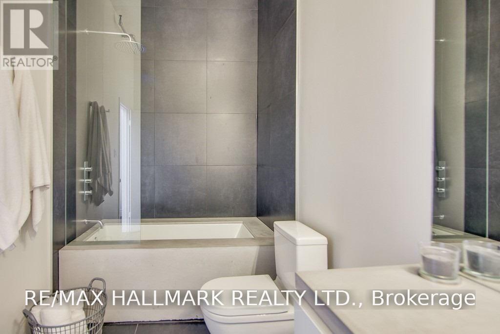 7 - 6 Bartlett Avenue, Toronto, Ontario  M6H 3E8 - Photo 14 - W13645204