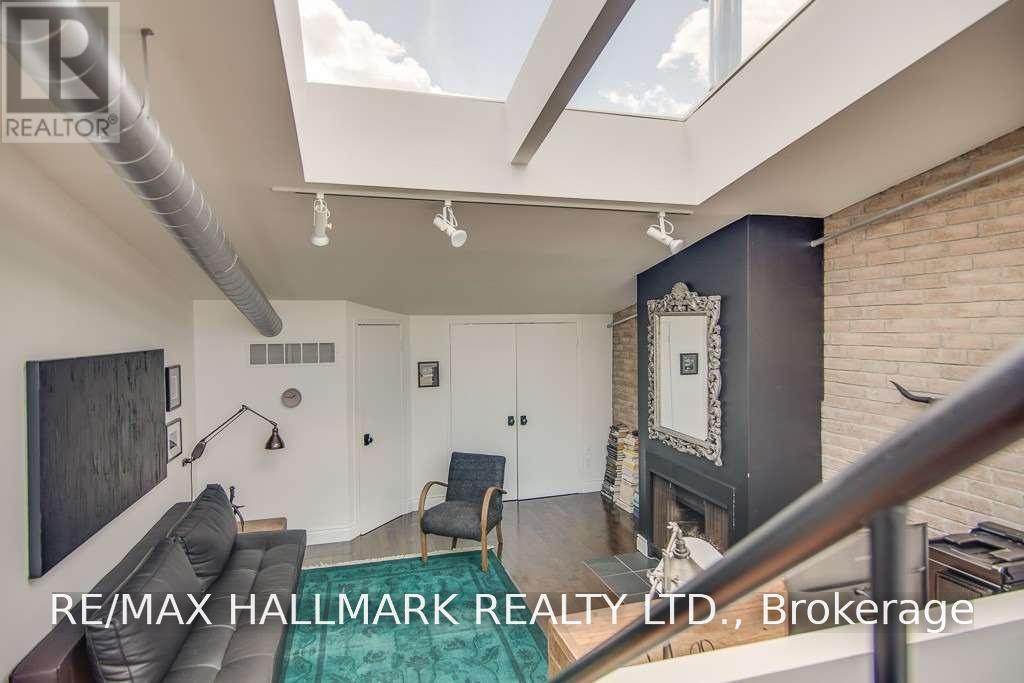 7 - 6 Bartlett Avenue, Toronto, Ontario  M6H 3E8 - Photo 17 - W13645204