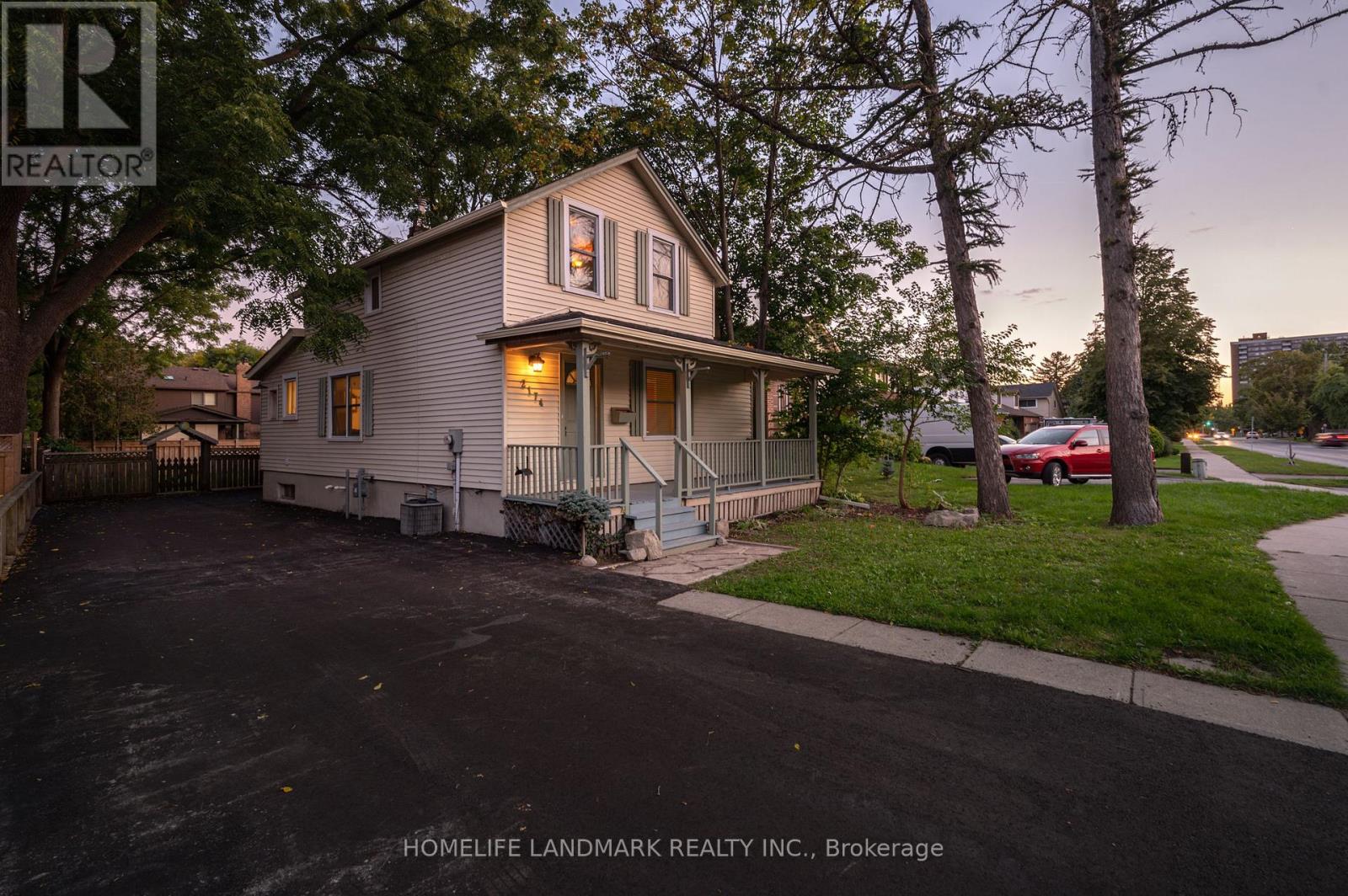 2174 New Street, Burlington, Ontario  L7R 1H8 - Photo 2 - W13645212