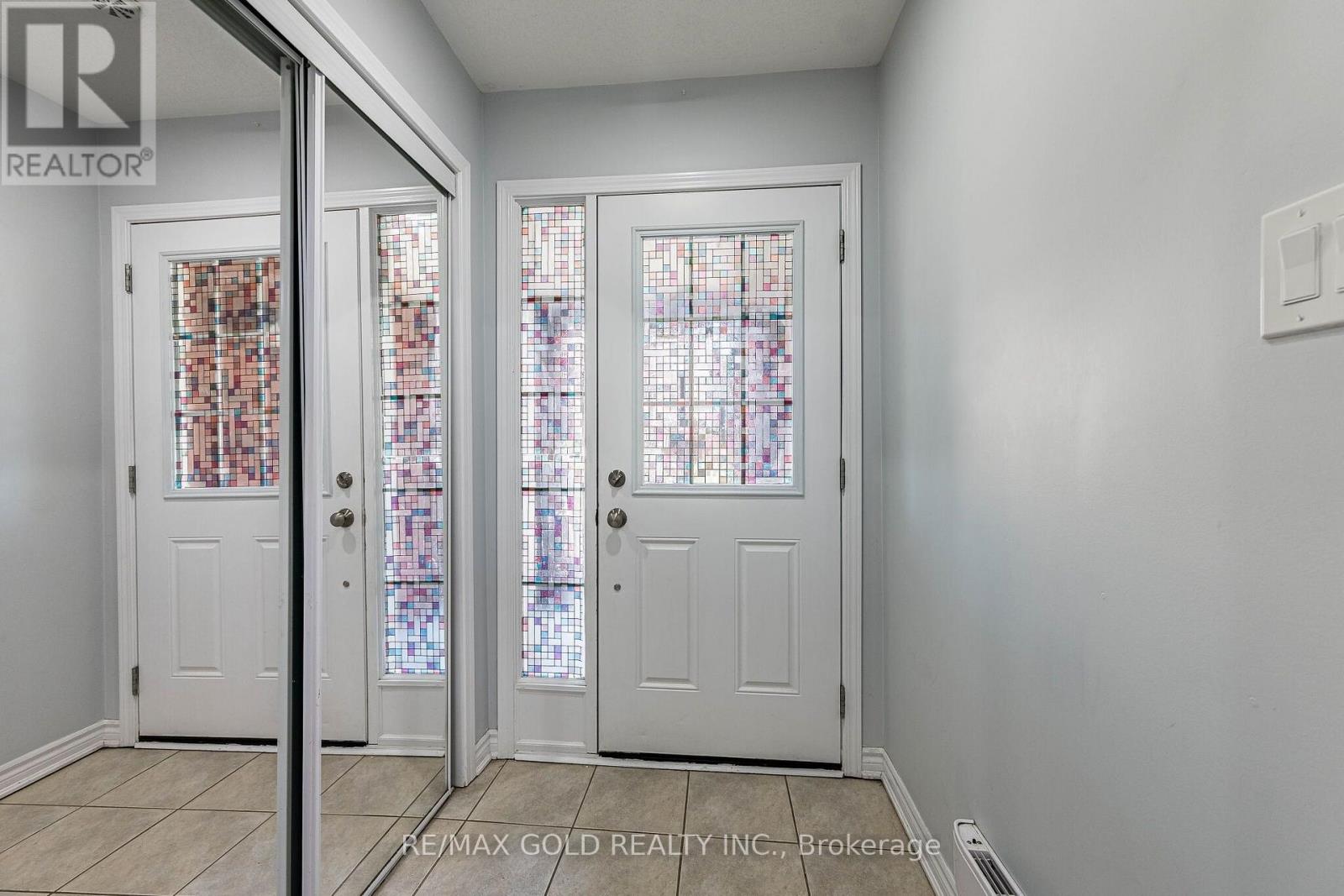 98 Bannister Crescent, Brampton, Ontario  L7A 4H4 - Photo 3 - W13645244