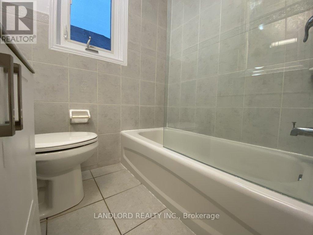 Main - 92 Holwood Avenue, Toronto, Ontario  M6M 1P6 - Photo 11 - W13645278