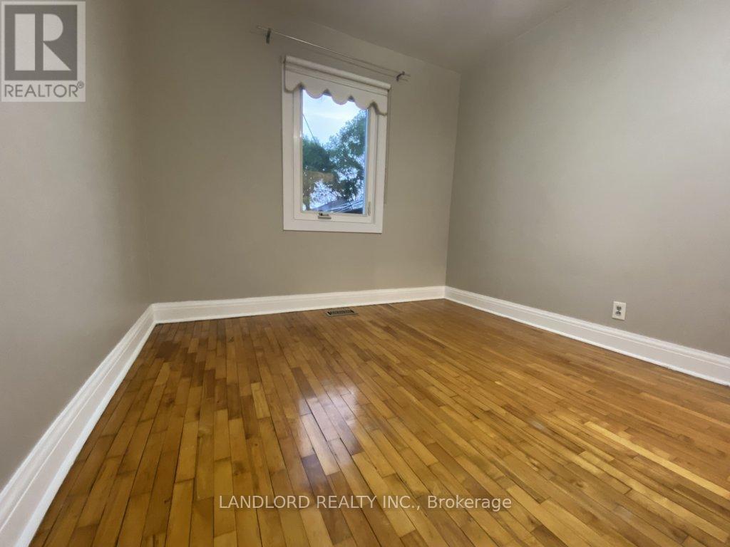 Main - 92 Holwood Avenue, Toronto, Ontario  M6M 1P6 - Photo 12 - W13645278