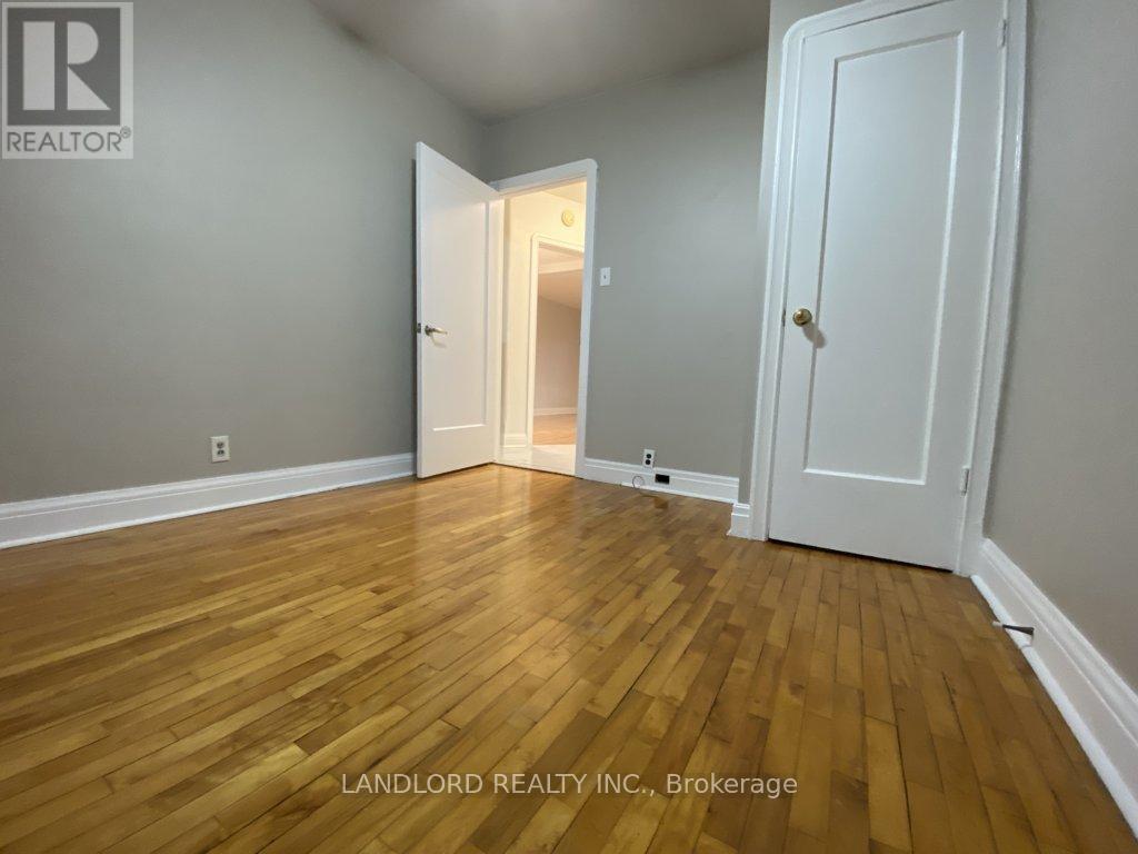 Main - 92 Holwood Avenue, Toronto, Ontario  M6M 1P6 - Photo 13 - W13645278
