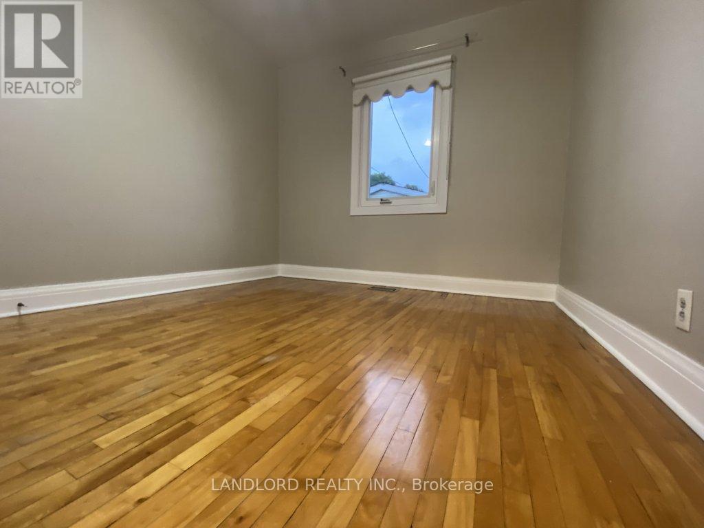 Main - 92 Holwood Avenue, Toronto, Ontario  M6M 1P6 - Photo 15 - W13645278