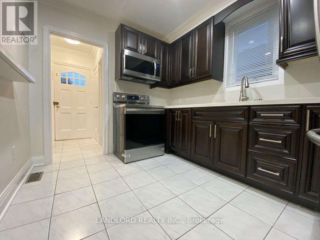 Main - 92 Holwood Avenue, Toronto, Ontario  M6M 1P6 - Photo 3 - W13645278