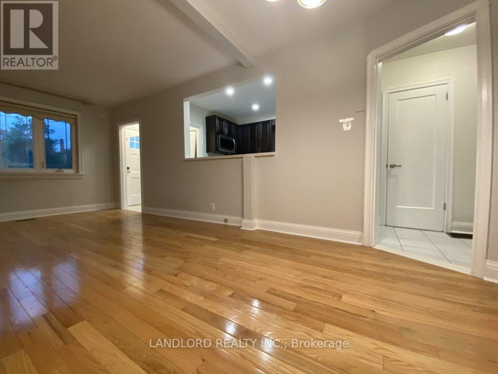 Main - 92 Holwood Avenue, Toronto, Ontario  M6M 1P6 - Photo 6 - W13645278