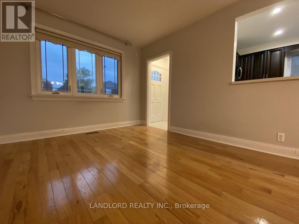 Main - 92 Holwood Avenue, Toronto, Ontario  M6M 1P6 - Photo 7 - W13645278