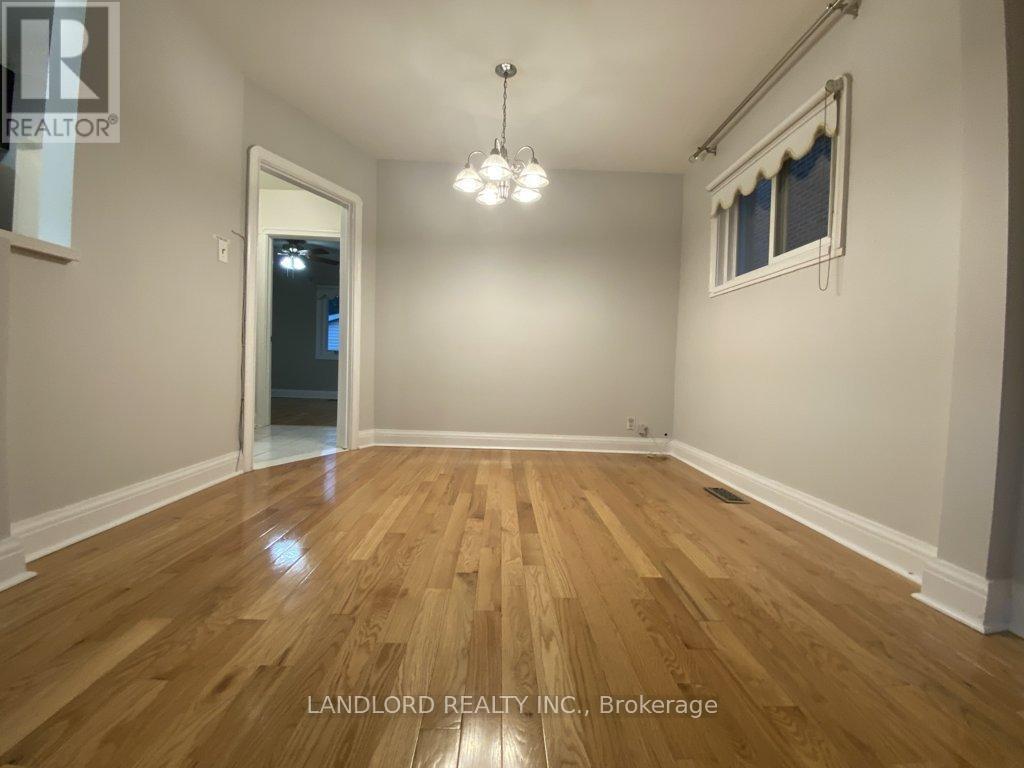 Main - 92 Holwood Avenue, Toronto, Ontario  M6M 1P6 - Photo 9 - W13645278