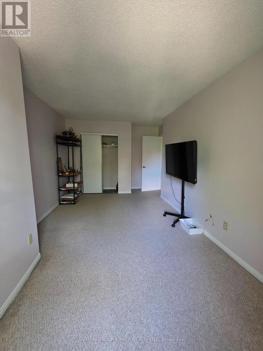 9 - 9 Stornwood Court, Brampton, Ontario  L6W 4H5 - Photo 4 - W13640508