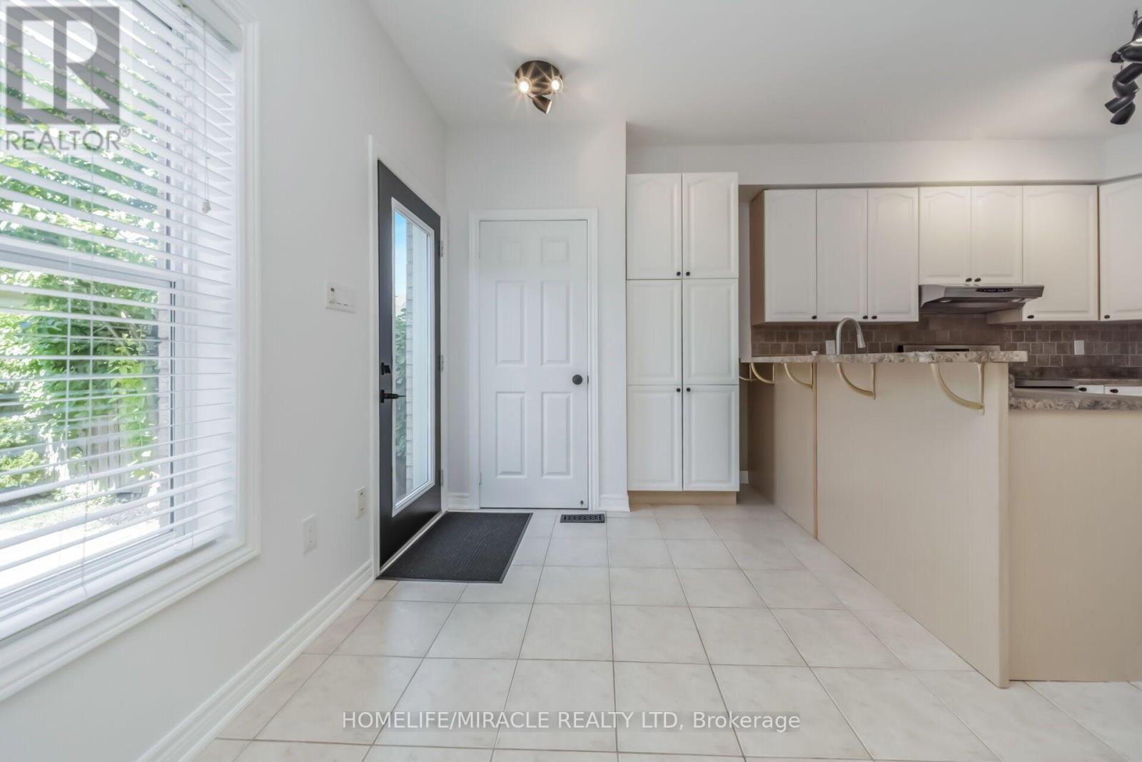 257 Gatwick Drive, Oakville, Ontario  L6H 7K3 - Photo 11 - W13644028