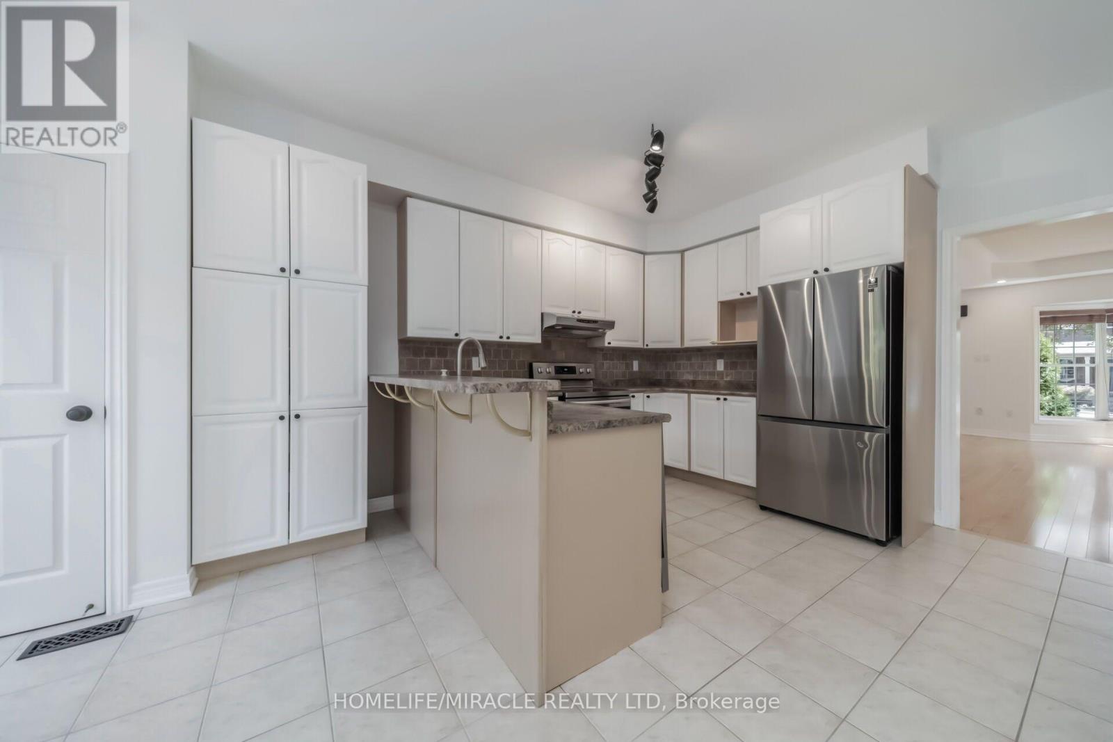 257 Gatwick Drive, Oakville, Ontario  L6H 7K3 - Photo 12 - W13644028