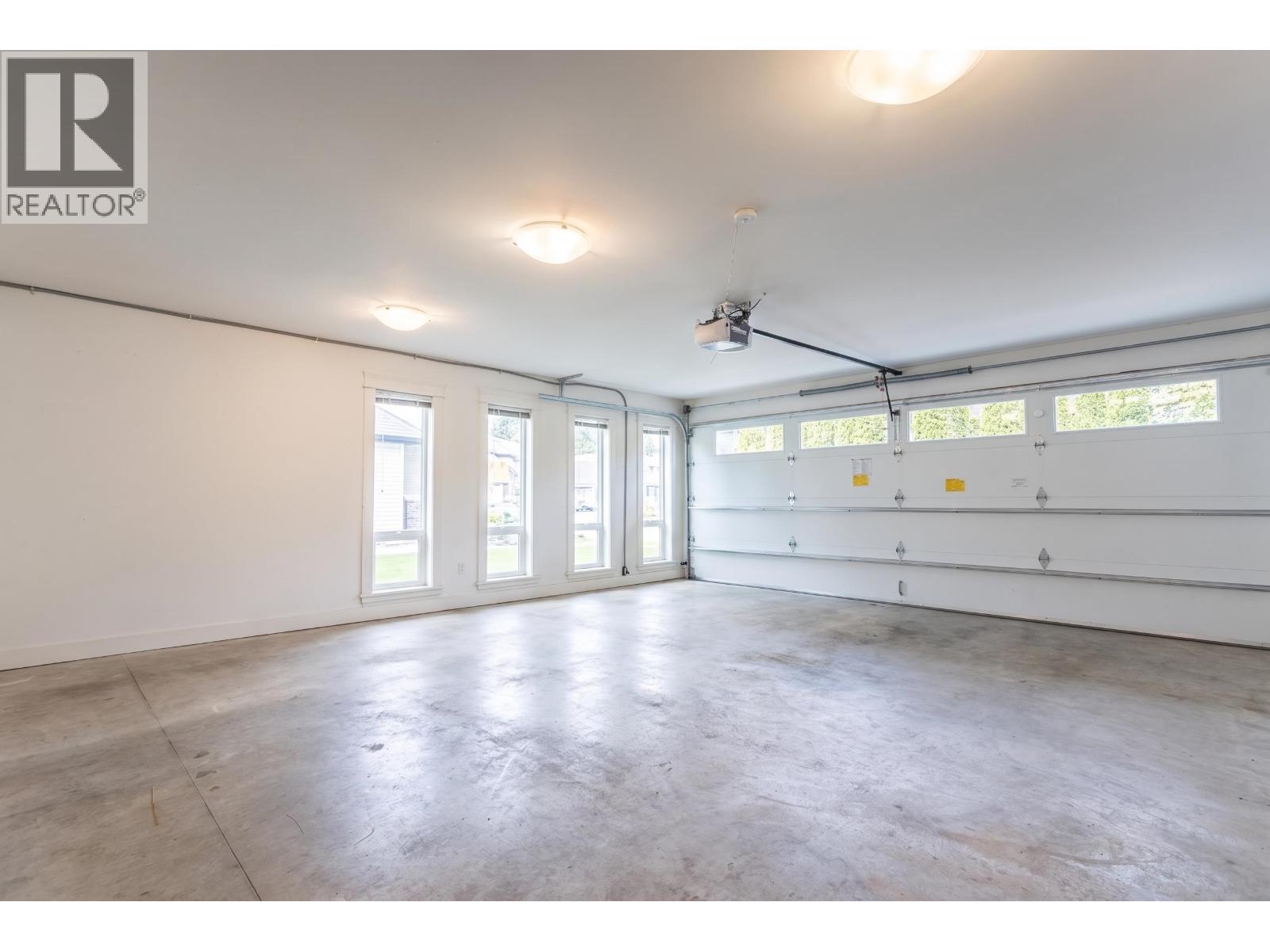 5208 Carson Street, Burnaby, British Columbia  V5J 2Z2 - Photo 11 - R3152521