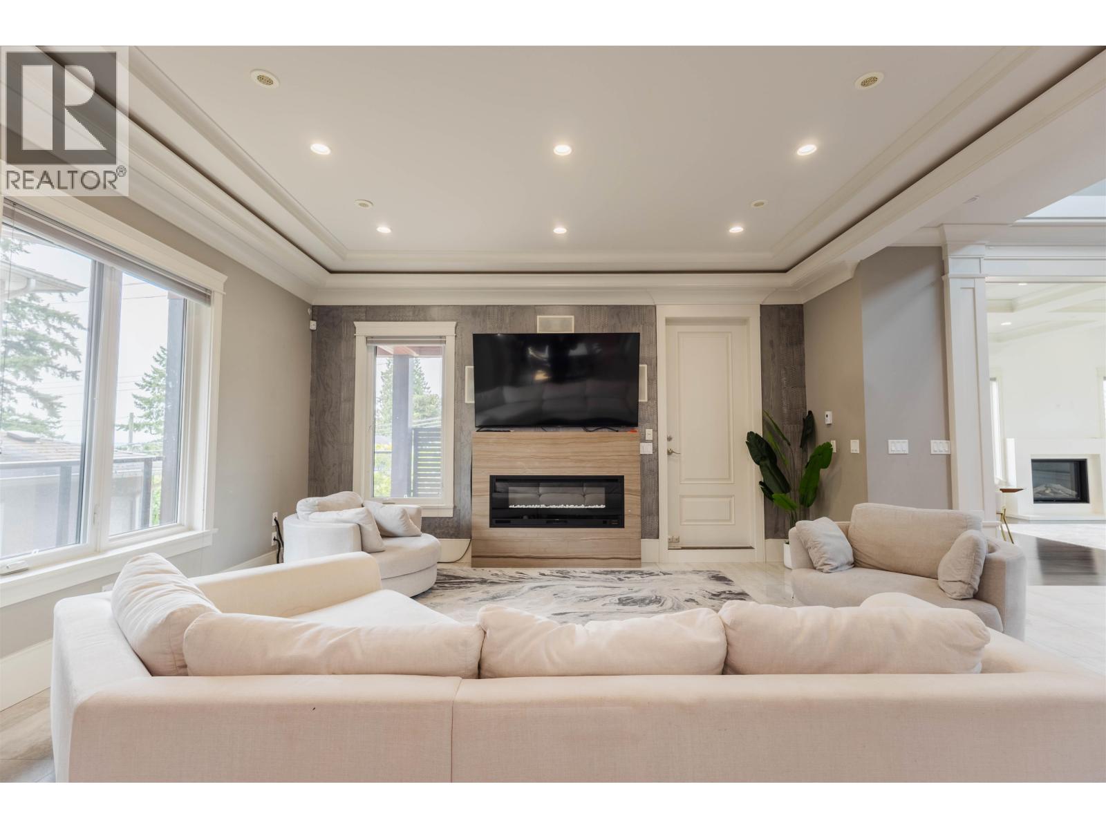 5208 Carson Street, Burnaby, British Columbia  V5J 2Z2 - Photo 5 - R3152521