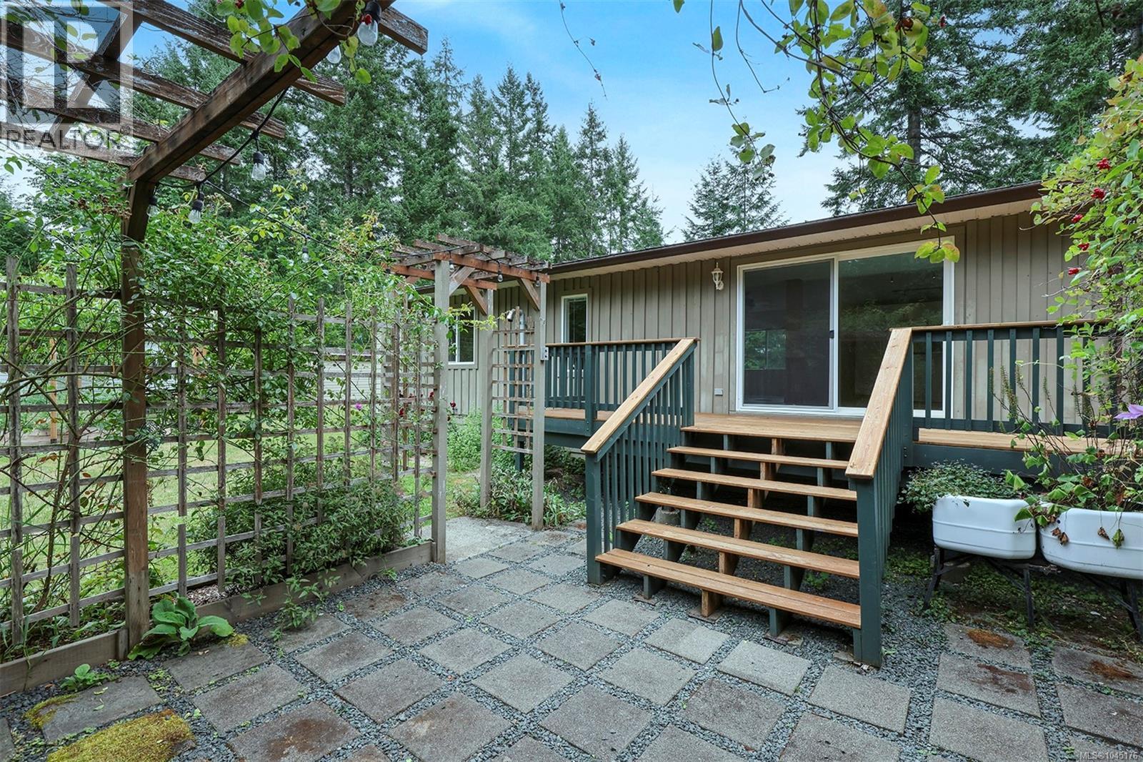 3713 James Cres, Black Creek, British Columbia  V9J 1E9 - Photo 13 - 1045176