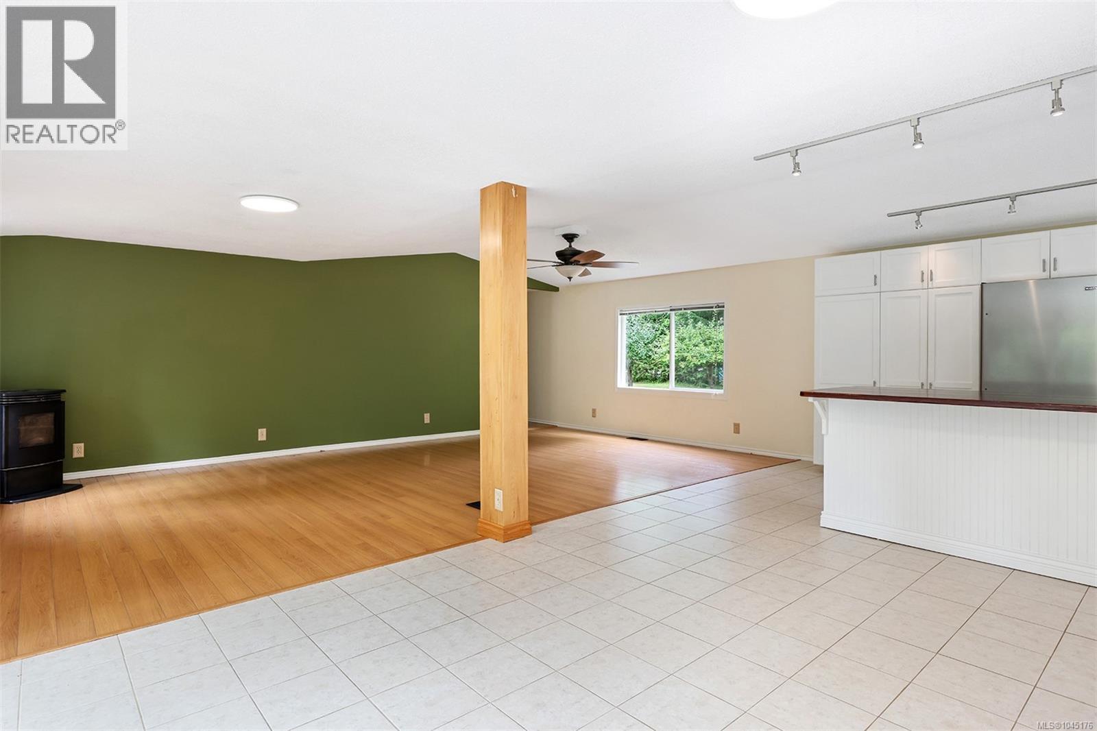 3713 James Cres, Black Creek, British Columbia  V9J 1E9 - Photo 17 - 1045176