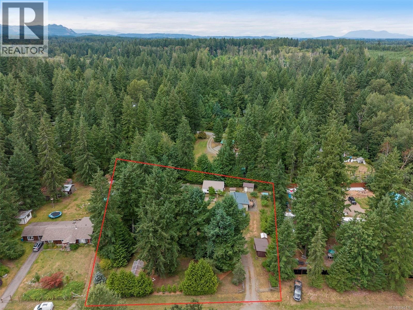 3713 James Cres, Black Creek, British Columbia  V9J 1E9 - Photo 2 - 1045176