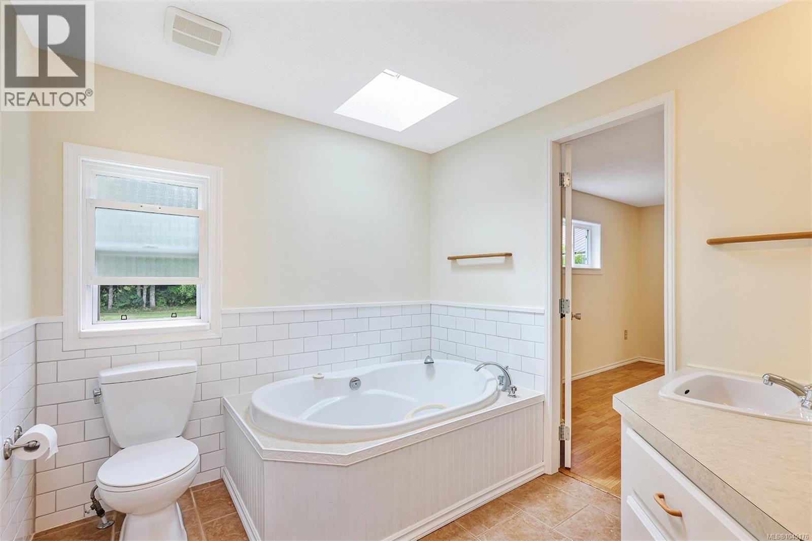 3713 James Cres, Black Creek, British Columbia  V9J 1E9 - Photo 25 - 1045176