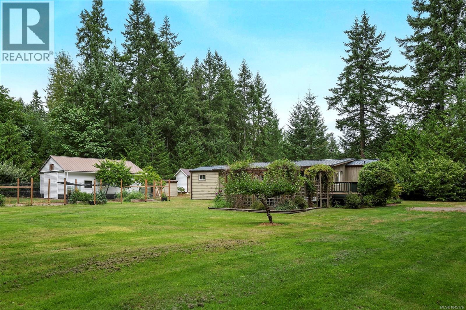 3713 James Cres, Black Creek, British Columbia  V9J 1E9 - Photo 4 - 1045176