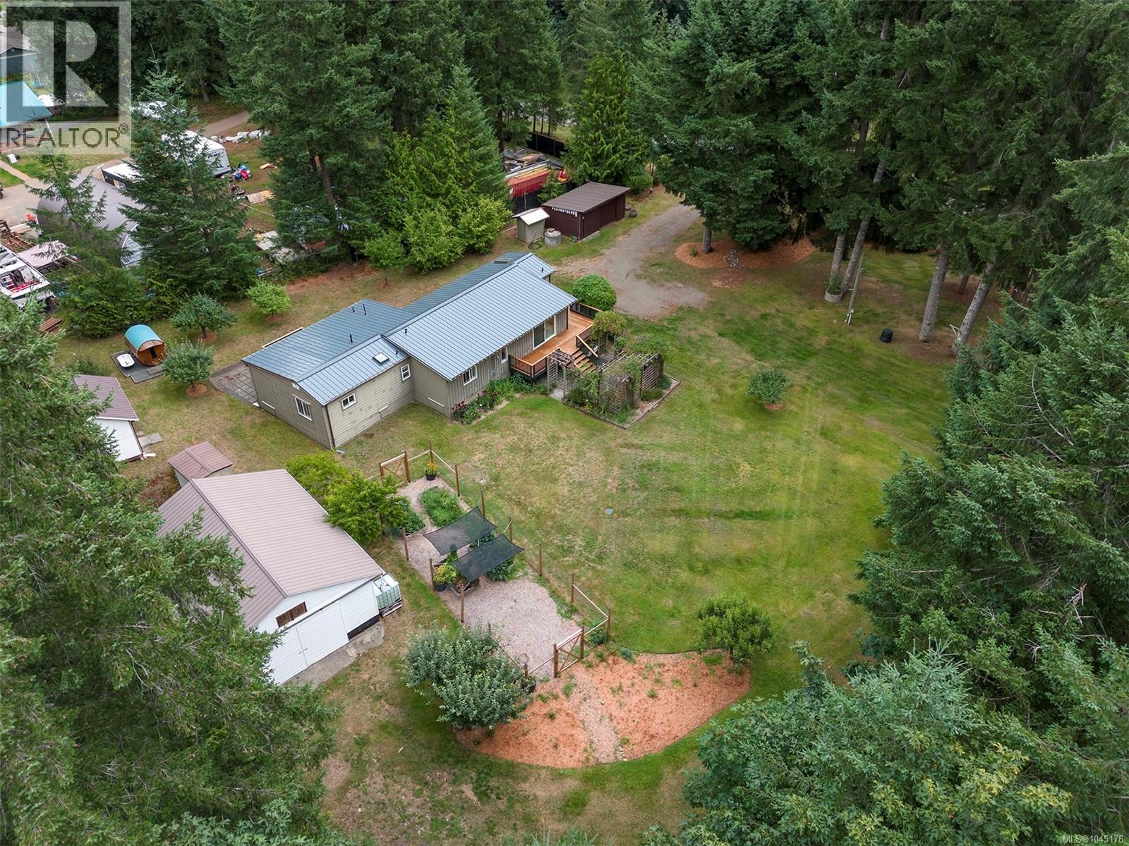 3713 James Cres, Black Creek, British Columbia  V9J 1E9 - Photo 6 - 1045176