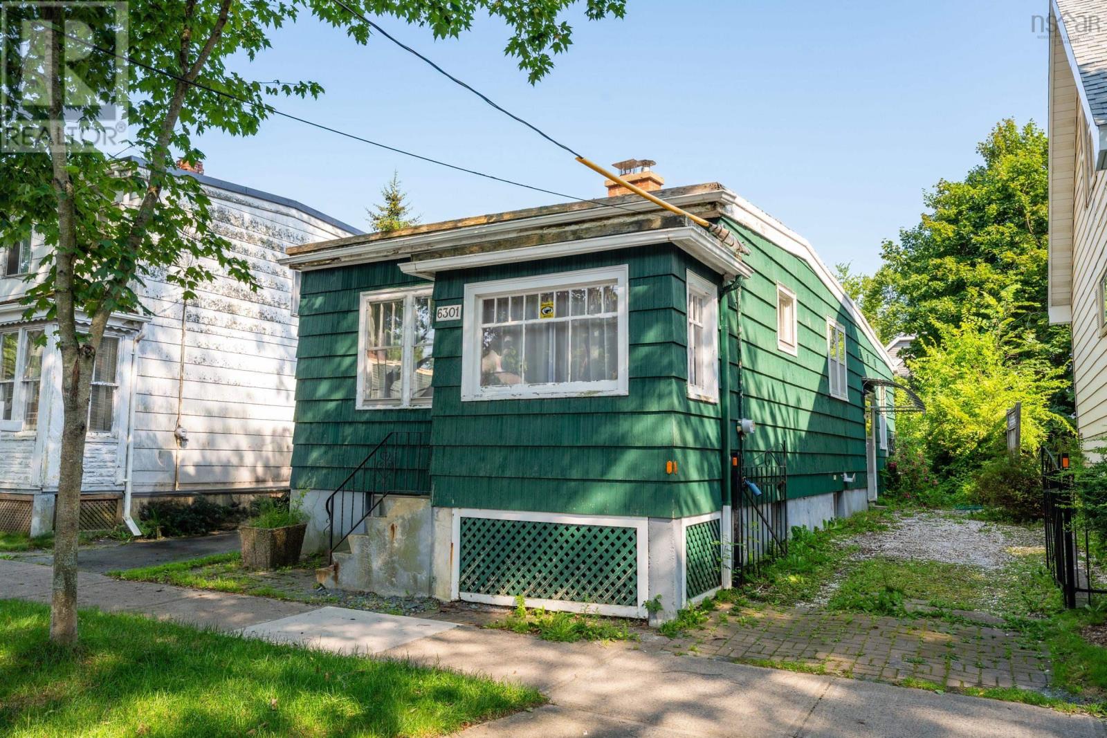 6301 Lawrence Street, Halifax, Nova Scotia  B3L 1J8 - Photo 1 - 202619776
