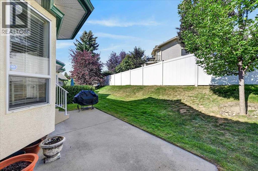 21 Strathearn Gardens SW, Calgary, Alberta  T3H 2R1 - Photo 26 - A2334898