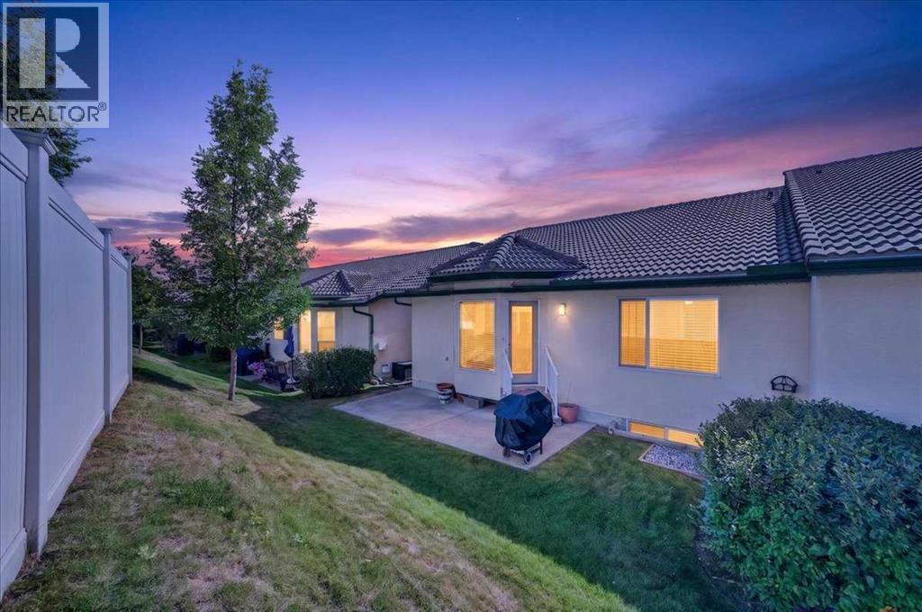21 Strathearn Gardens SW, Calgary, Alberta  T3H 2R1 - Photo 27 - A2334898