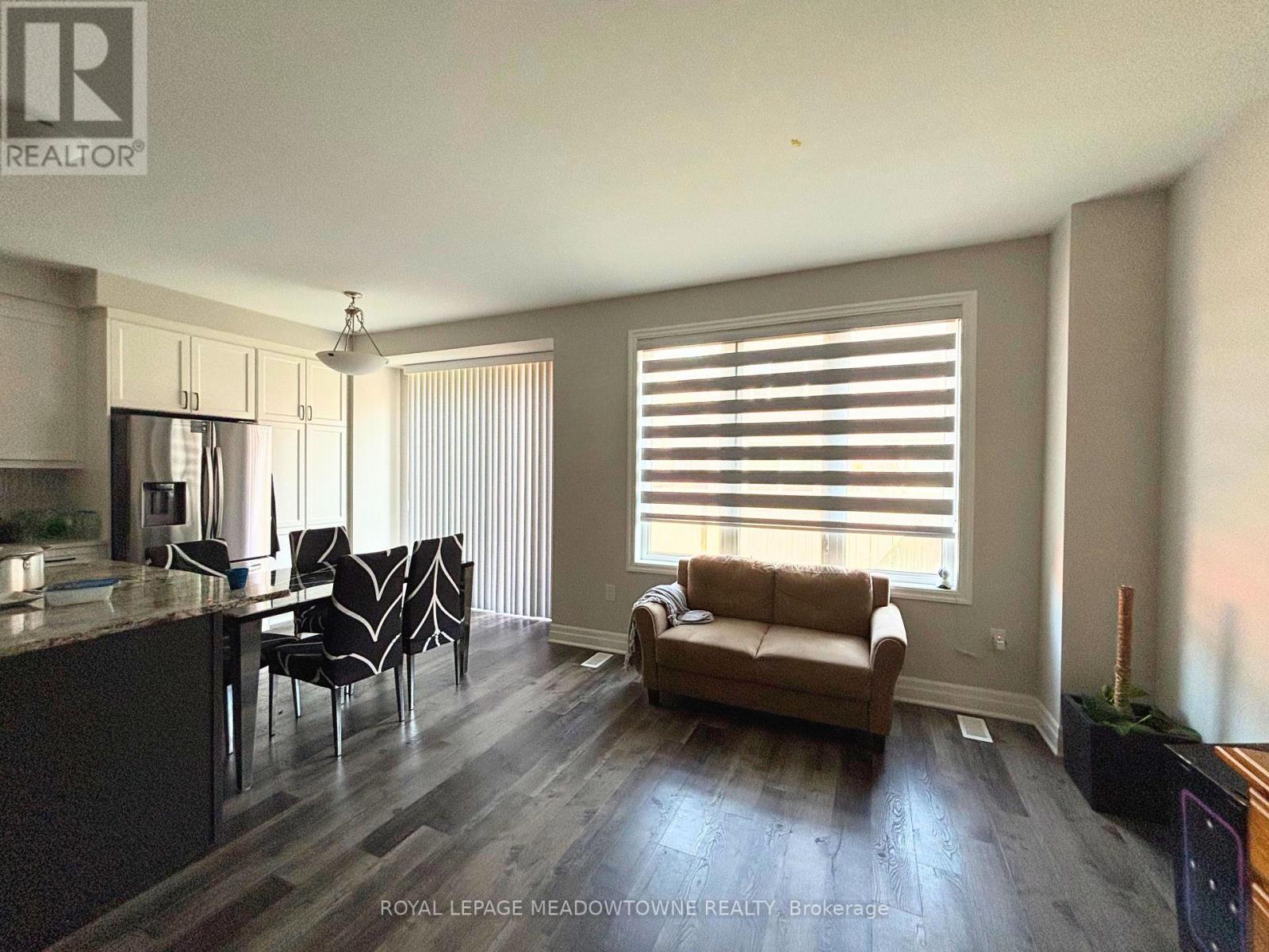 523 Bellflower Court, Milton, Ontario L9E 1W5 - Photo 3 - W13625238