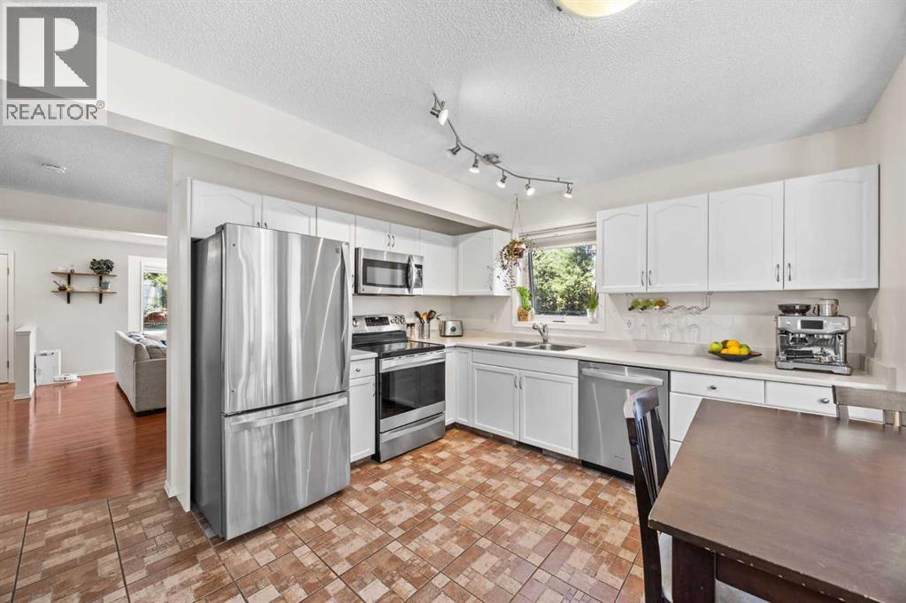 690 Regal Park NE, Calgary, Alberta  T2E 0S6 - Photo 18 - A2335108