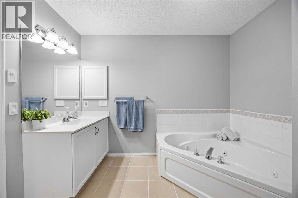 690 Regal Park NE, Calgary, Alberta  T2E 0S6 - Photo 26 - A2335108